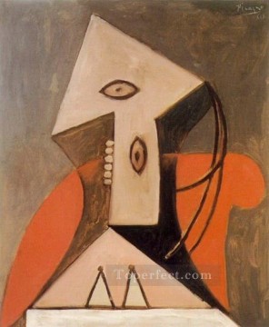 赤い肘掛け椅子の女 1939 年キュビスト パブロ・ピカソ Oil Paintings